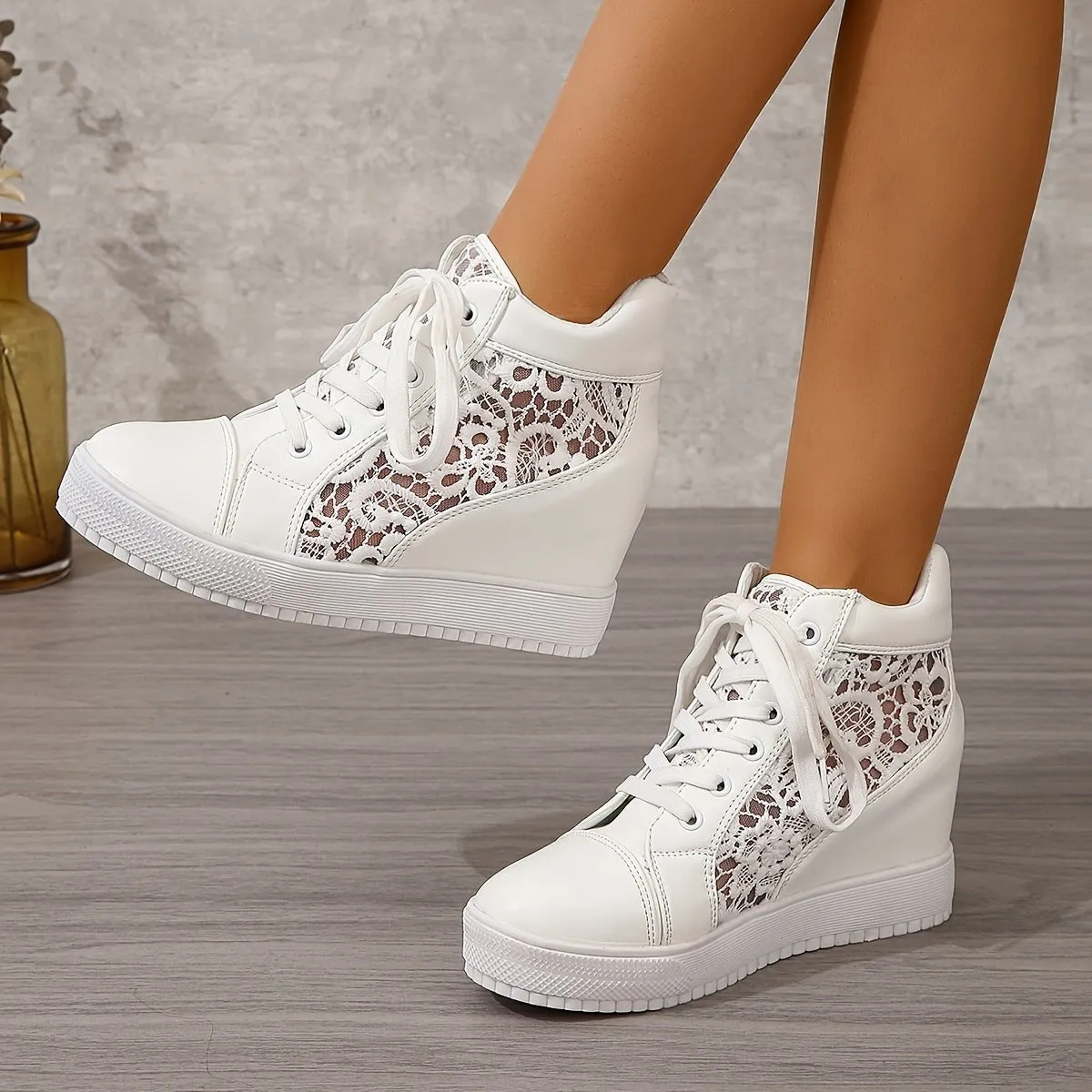 Lace-up floral chic Sneakers for Women