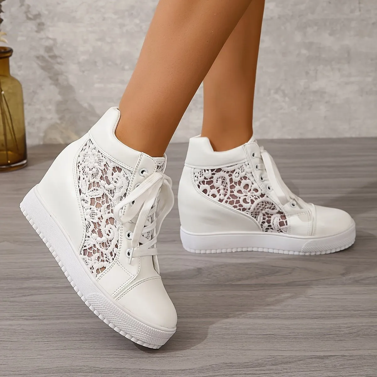 Lace-up floral chic Sneakers for Women